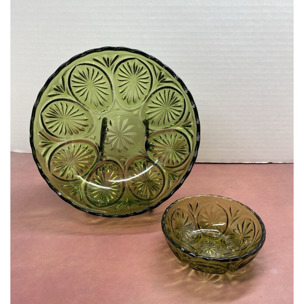 Vtg MCM Anchor Hocking Winter Green Cameo & Star Medallion Glass Serving Bowls